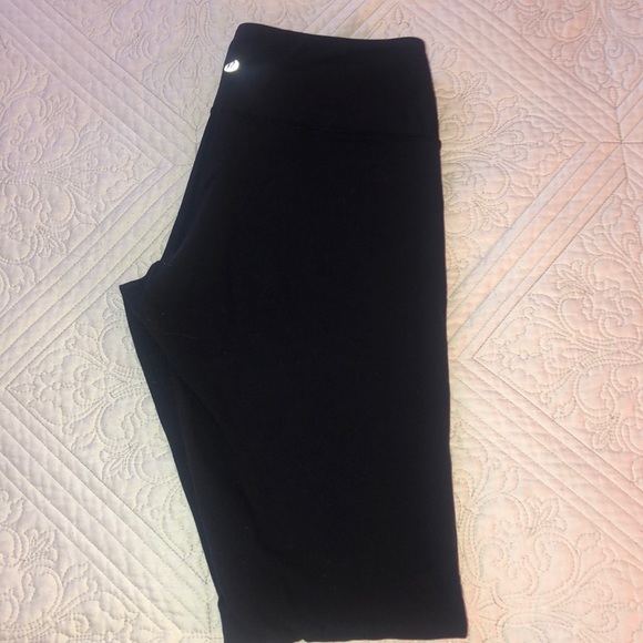 Lululemon black leggings, Wunder Under low-rise. - Picture 1 of 5